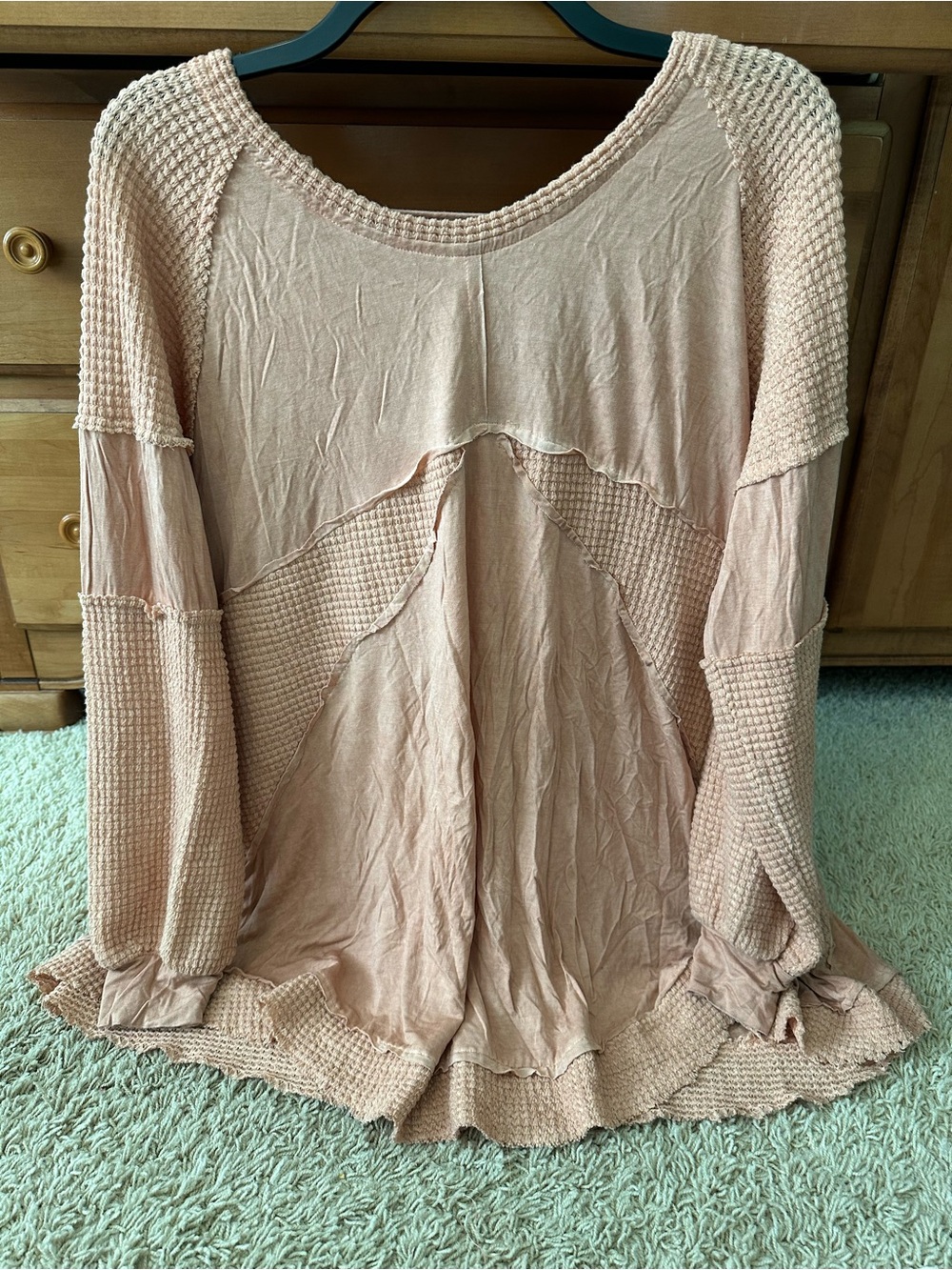 POL LONG SLEEVE TEXTURED CRISS CROSS BACK TOP